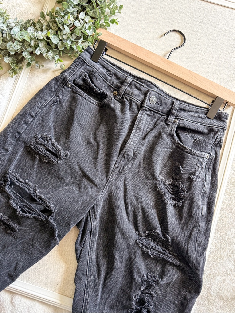 American Eagle Mom Jeans Black Distressed High Rise Ripped Denim Size 6